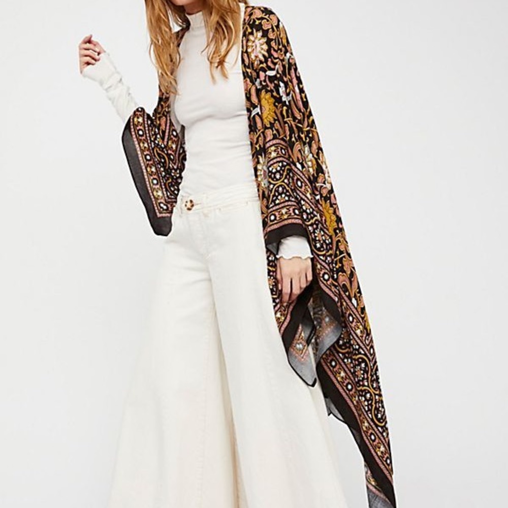 Free People Printed Boho Shawl Top NWT - Picture 6 of 7